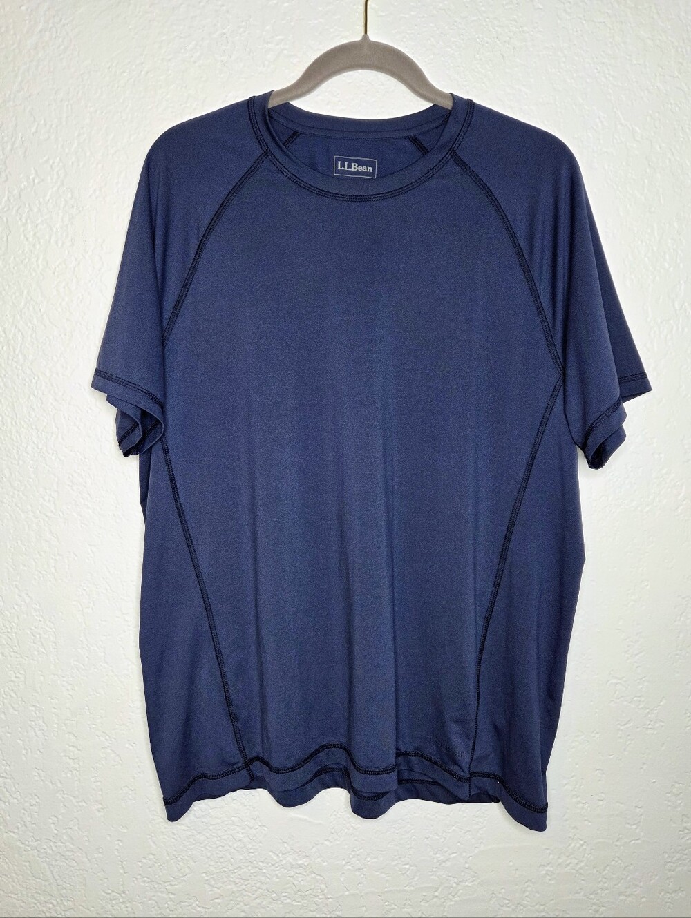 L.L. Bean Men’s Navy Short Sleeve Performance Tee Slightly Fitted Shirt Sz Large